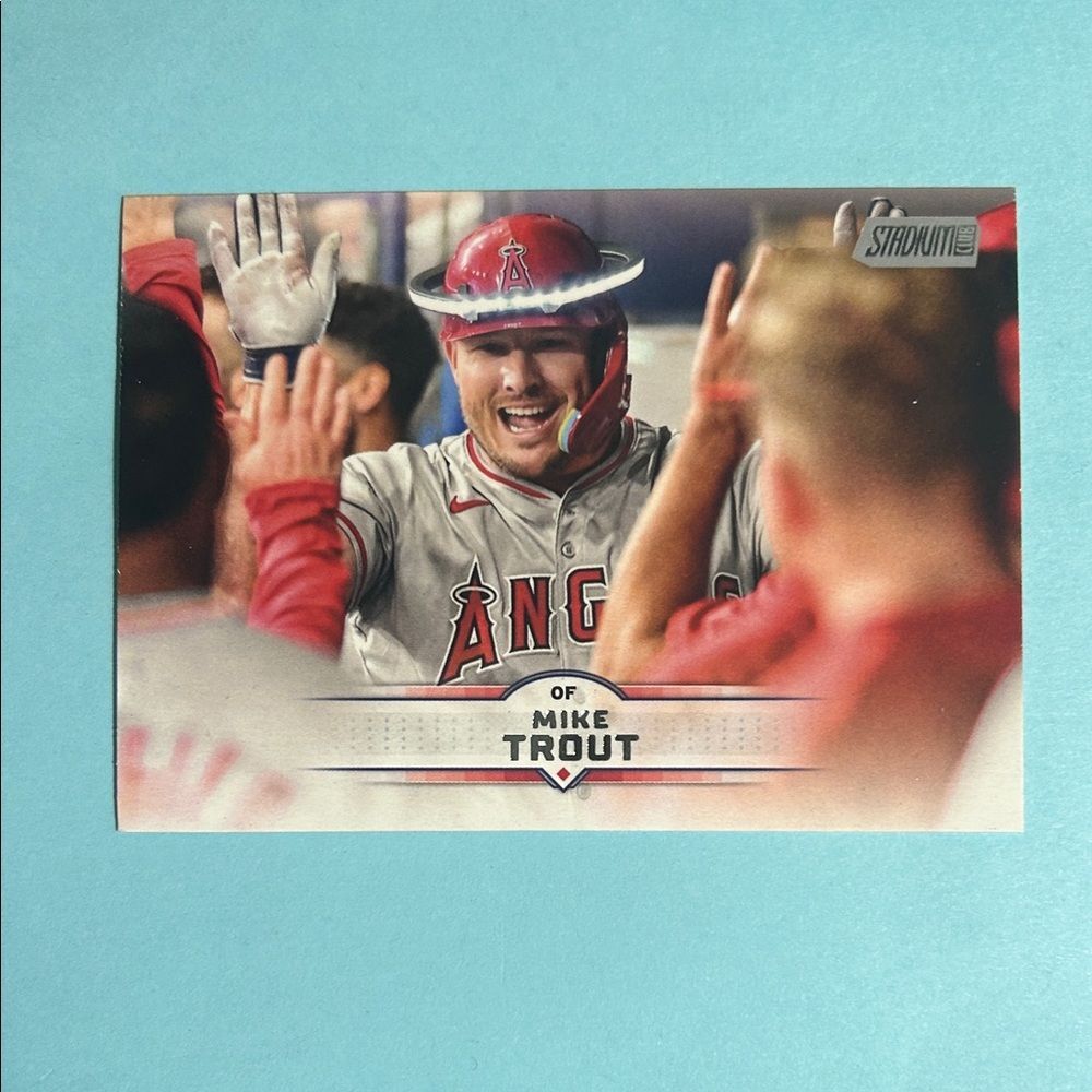 2025 Stadium club  Angels,Mike Trout ‘Halo’  Trading Card #32